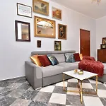 Totu Vintage Dabrowskiego Apartment
