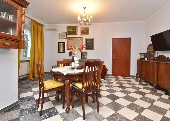 Totu Vintage Dabrowskiego * Sopot