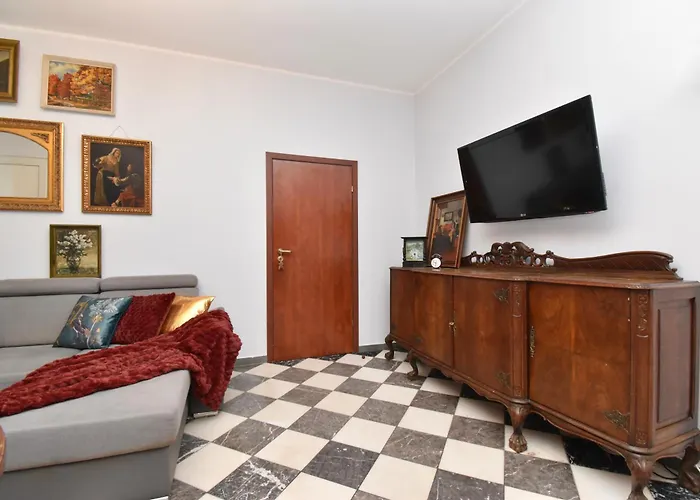 Totu Vintage Dabrowskiego Apartment